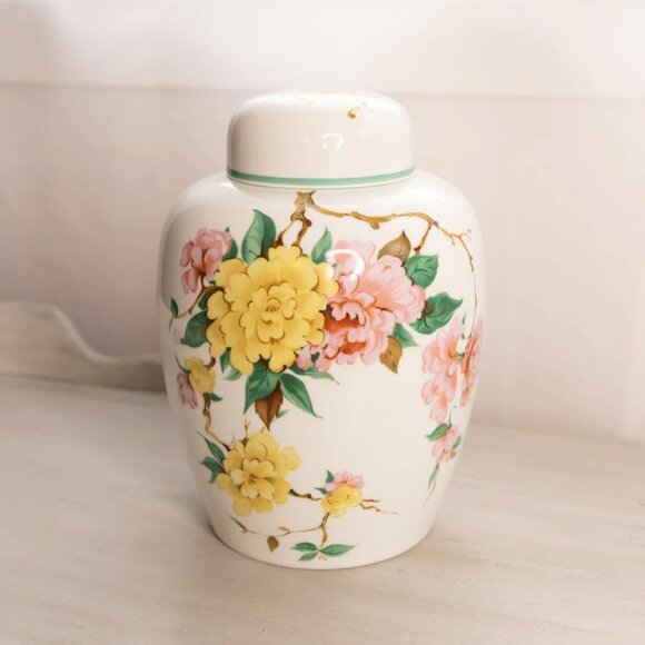 Vintage Kaiser West Germany Large White Floral Ceramic Lidded Ginger Jar - Picture 1 of 6